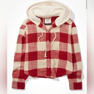 American Eagle Cropped flannel new without tags